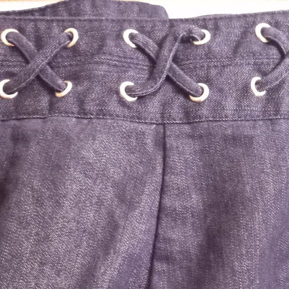 Woman's denim capri jeans by New Directions , Size 6, Dark Denim - Picture 4 of 6